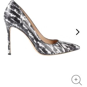 Pour La Victoire Black and White Heels with Stiletto Elegance